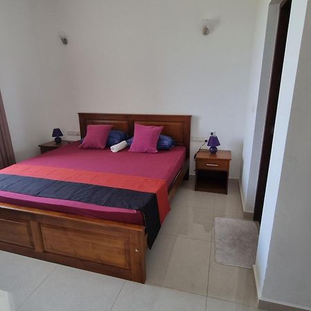 Appartement Aqua Vista à Uswetakeiyawa Extérieur photo