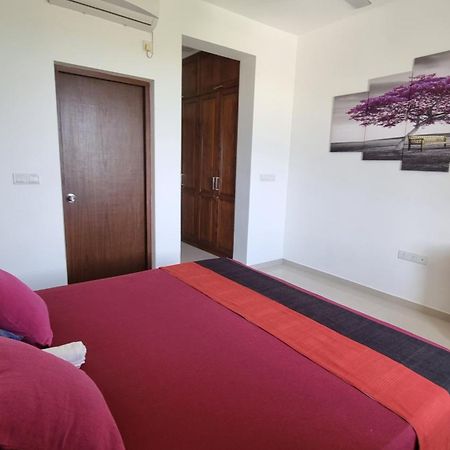 Appartement Aqua Vista à Uswetakeiyawa Extérieur photo
