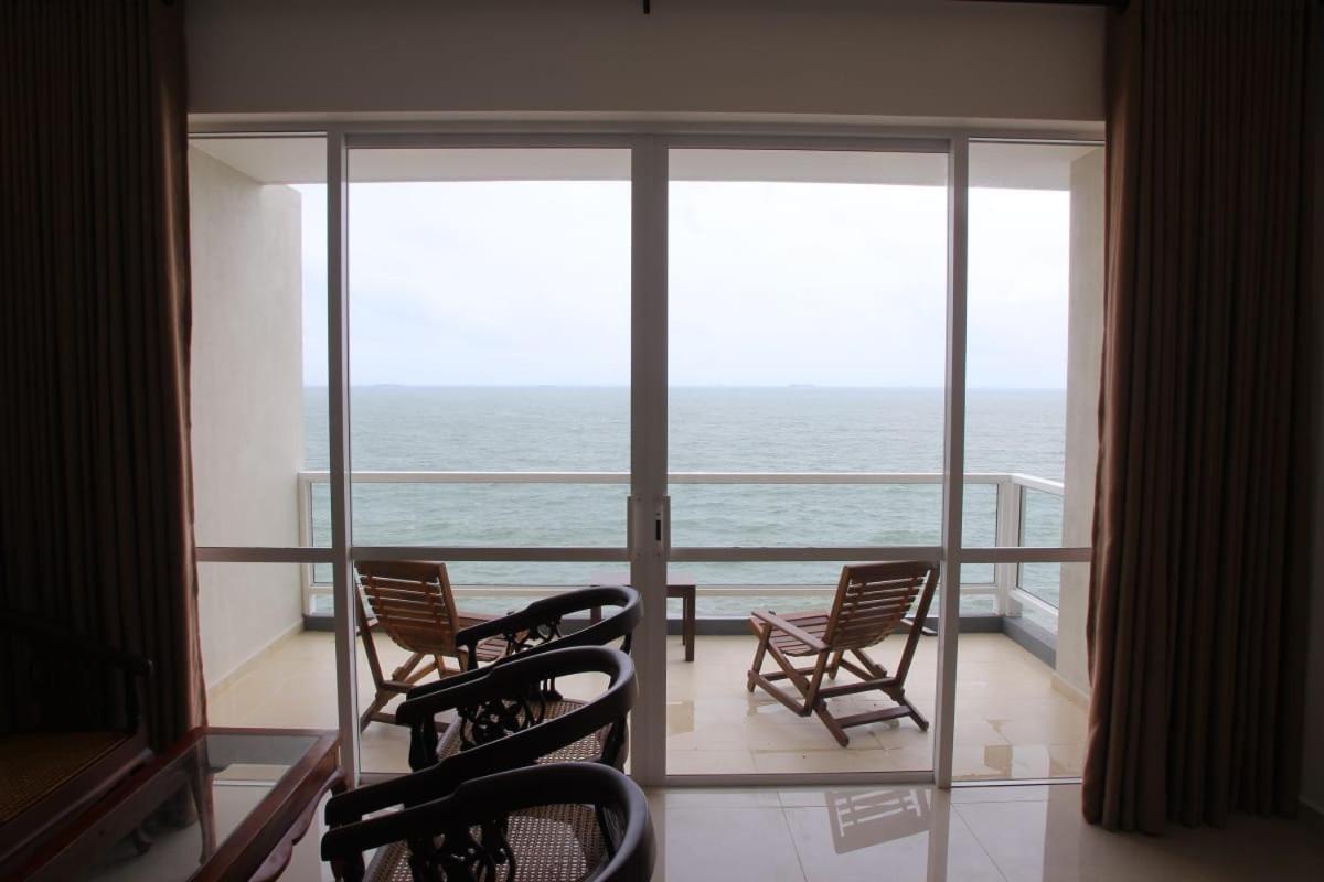 Appartement Aqua Vista à Uswetakeiyawa Extérieur photo