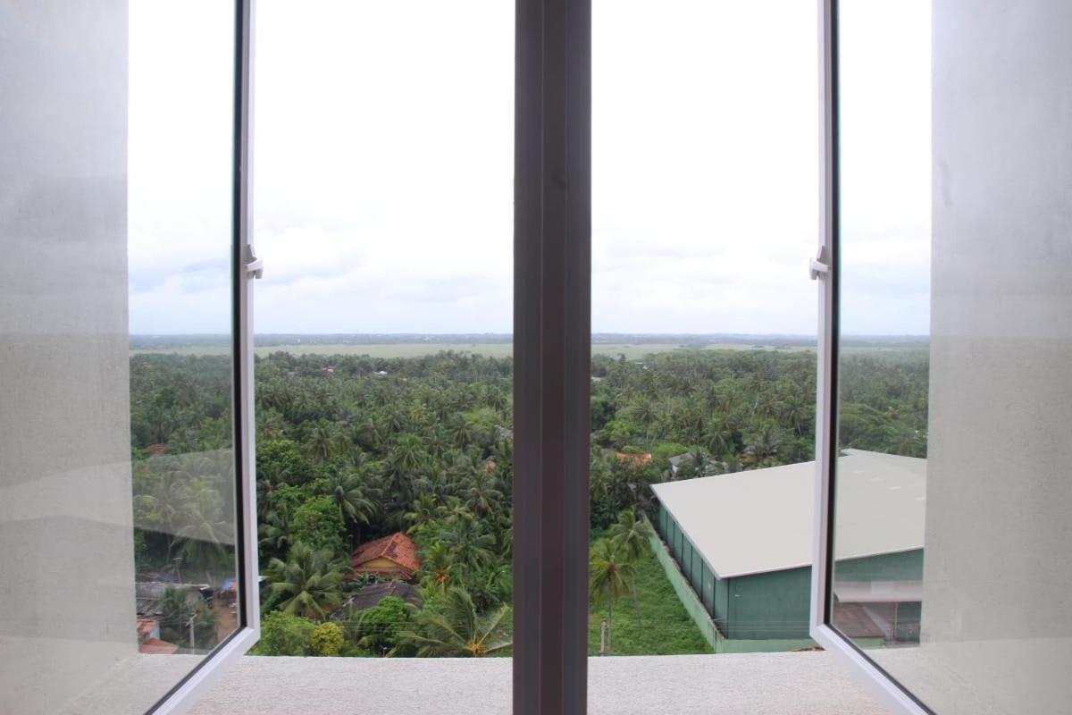 Appartement Aqua Vista à Uswetakeiyawa Extérieur photo