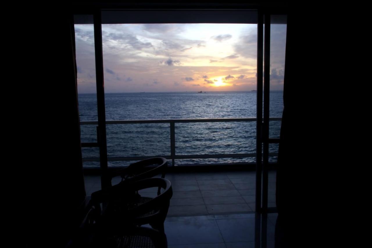 Appartement Aqua Vista à Uswetakeiyawa Extérieur photo