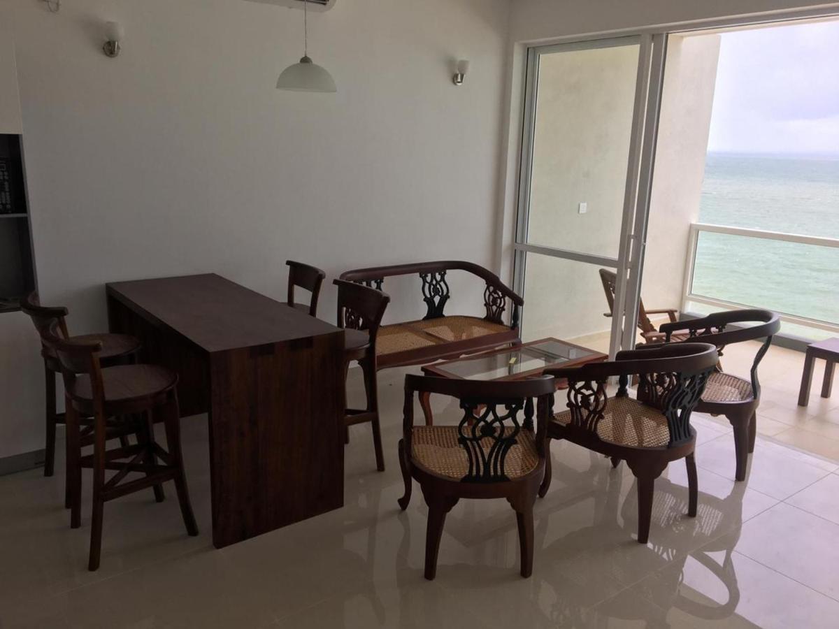 Appartement Aqua Vista à Uswetakeiyawa Extérieur photo
